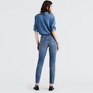 Levi’s 501, 5 button fly, 27” waist 28” leg, high waist, ankle length, EUC.